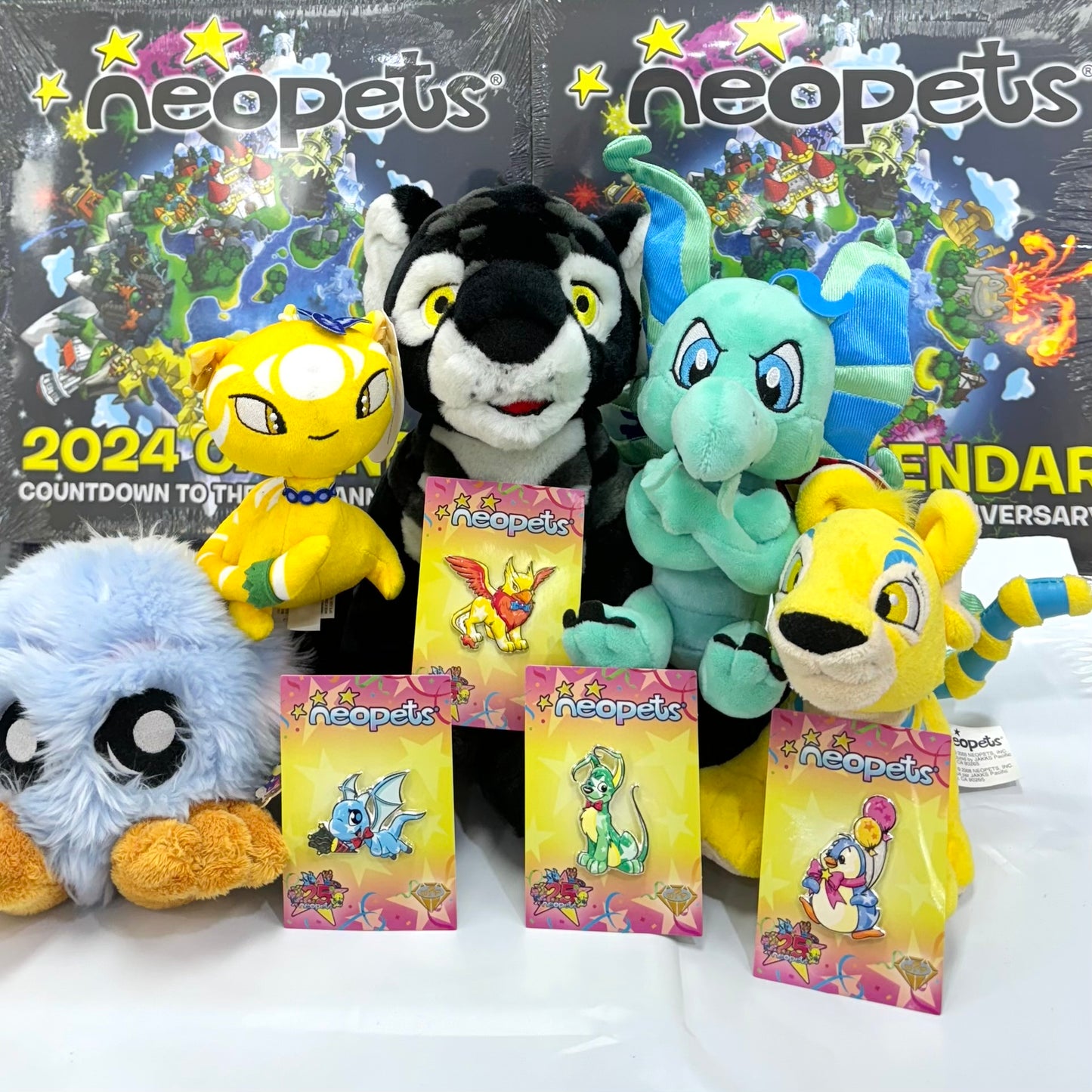 25th Anniversary Bruce Pin, Neopets