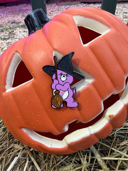 NYCC26 Witchy Share Bear Pin, Care Bears
